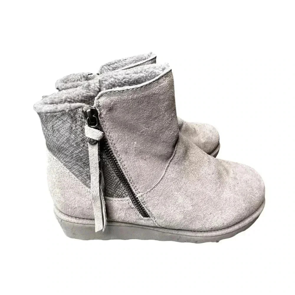 BEARPAW Megan Suede Water/Stain Repellent ankle boots, size 8, EUC